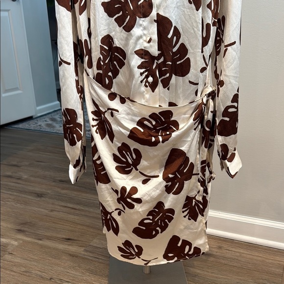 Forever 21 + 2X Brown and White Leaf Print Dress - Picture 3 of 11